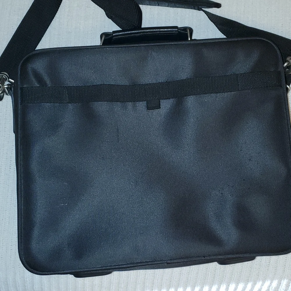Targus Corporate Traveler Briefcase/Laptop Case